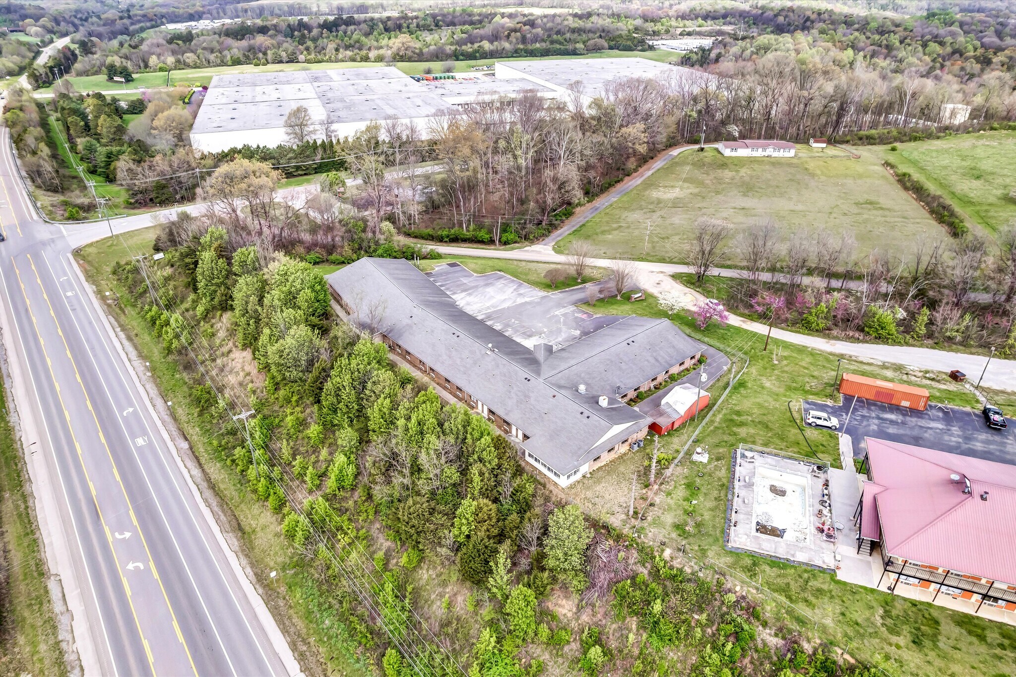 110 River Rd W, Loudon, TN à vendre Photo du bâtiment- Image 1 de 1