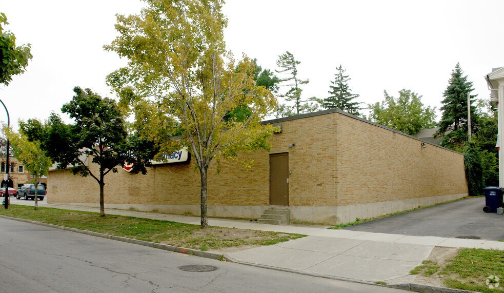 424 Elmwood Ave, Buffalo, NY à louer - Photo du bâtiment - Image 2 de 4