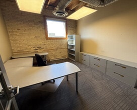 309 Mcdermot Av, Winnipeg, MB for lease Interior Photo- Image 2 of 9