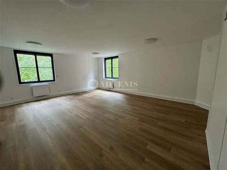 Office in Lognes for lease - Interior Photo - Image 3 of 5