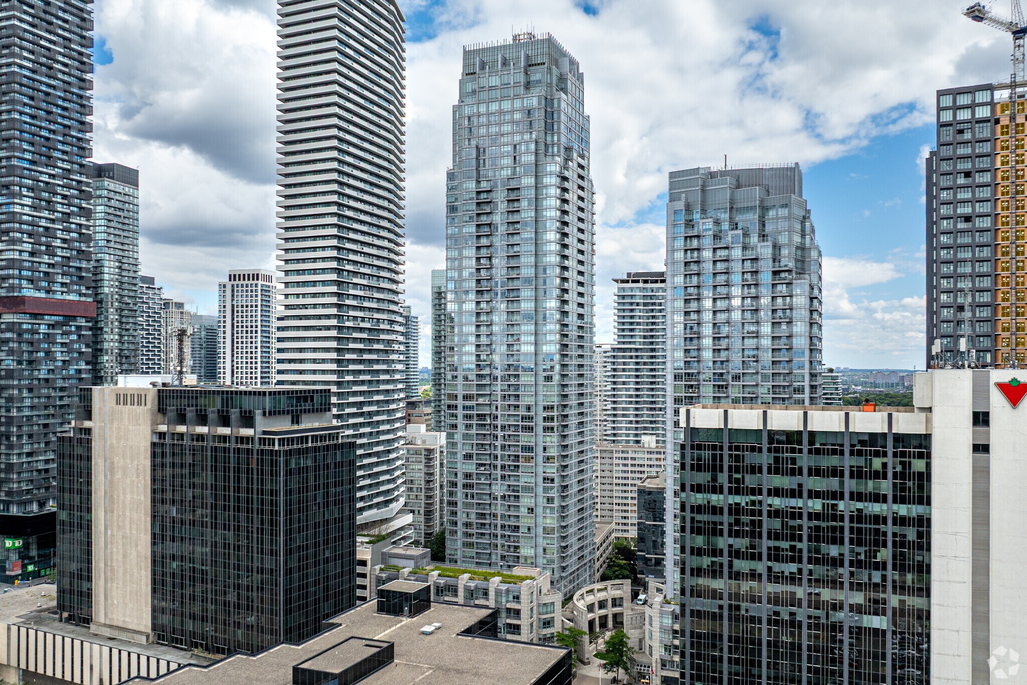 2193-2195 Yonge St, Toronto, ON for sale Primary Photo- Image 1 of 1