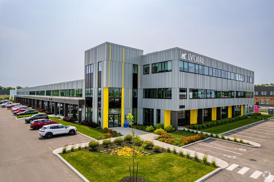 3351 Av De La Gare, Mascouche, QC à louer - Photo principale - Image 1 de 6