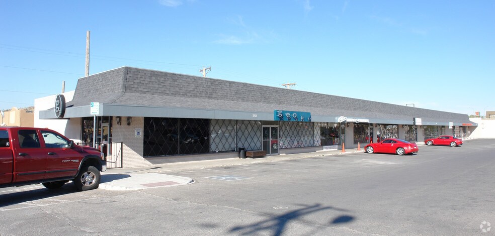2701-2727 N Stanton St, El Paso, TX à vendre - Photo du bâtiment - Image 2 de 11
