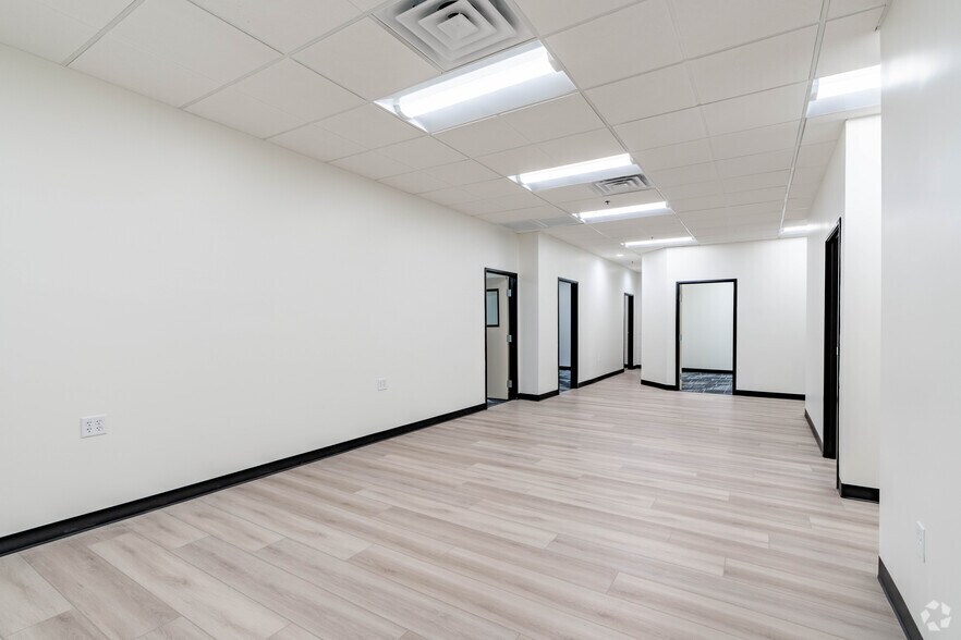 240 N Sunway Dr, Gilbert, AZ à louer - Photo intérieure - Image 3 de 45