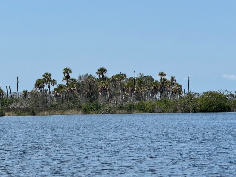 14251 The Homosassa River, Homosassa, FL for sale - Building Photo - Image 2 of 6