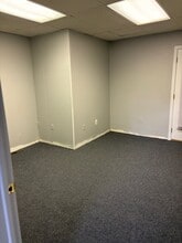 409 Easton Rd, Willow Grove, PA for lease Interior Photo- Image 2 of 4