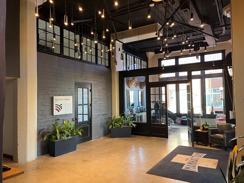 601 E 3rd St, Dayton, OH à louer - Photo intérieure - Image 3 de 16