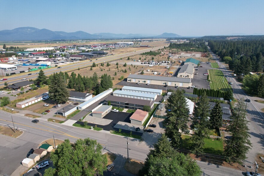 91 W Wyoming Ave, Hayden, ID à vendre - Photo du bâtiment - Image 2 de 5