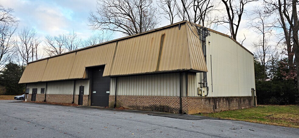 4554 Bath Pike, Bethlehem, PA à vendre - Photo du bâtiment - Image 2 de 6