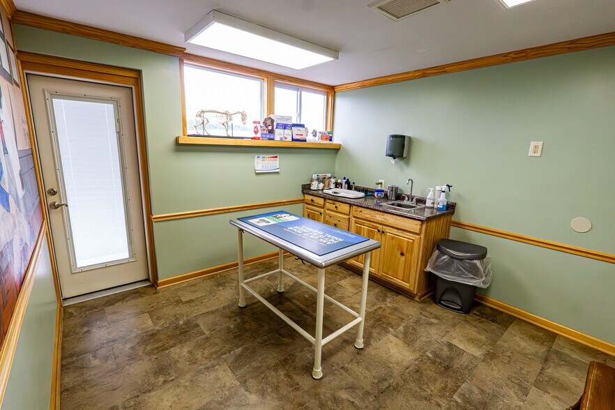 191 Wallins Corners Rd, Amsterdam, NY à vendre - Photo du bâtiment - Image 2 de 16