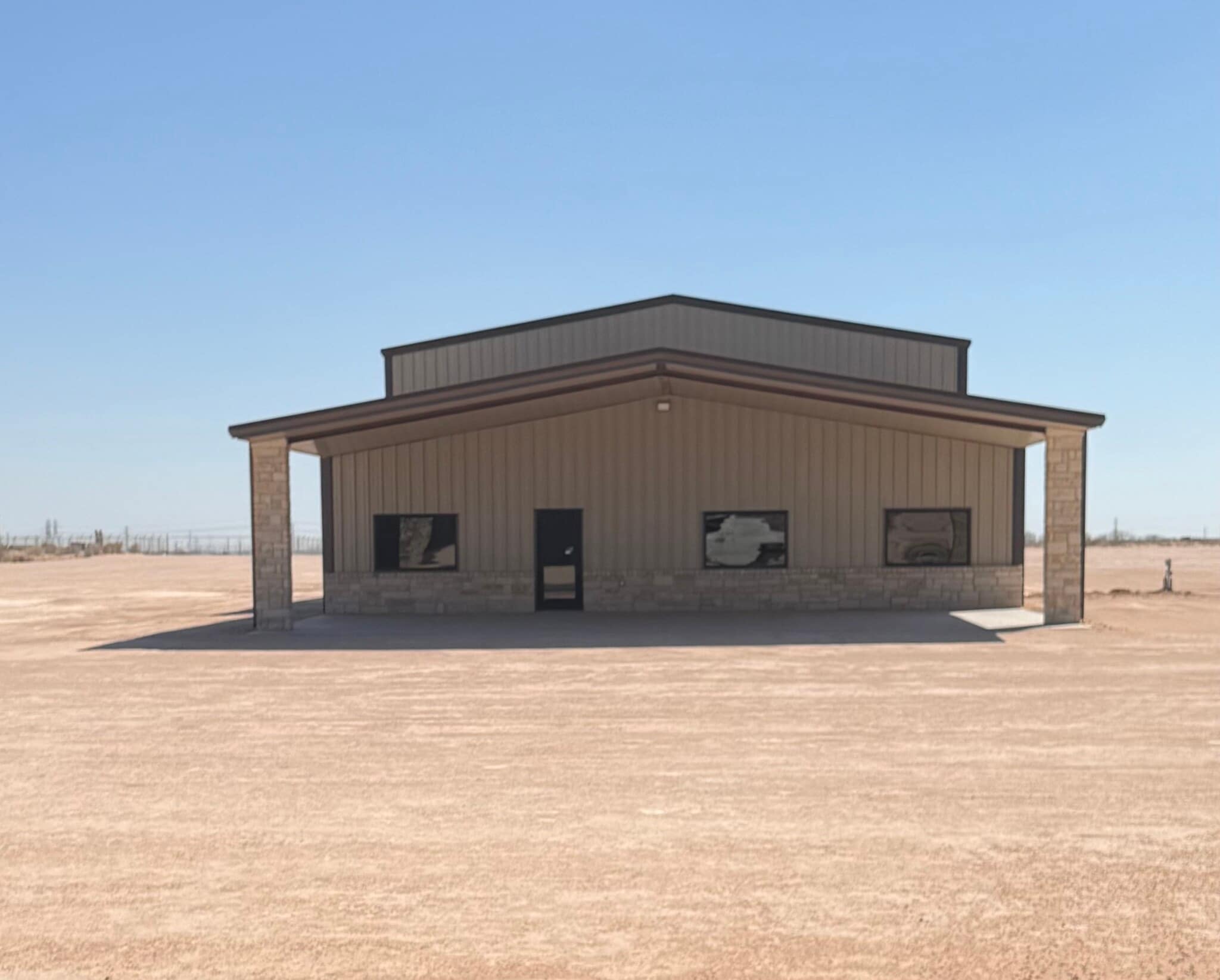 2709 EAST COUNTY RD  147 Rd, Midland, TX à louer Photo du bâtiment- Image 1 de 6