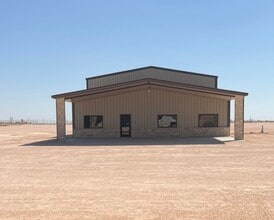 2709 EAST COUNTY RD  147 Rd, Midland, TX à louer Photo du bâtiment- Image 1 de 6
