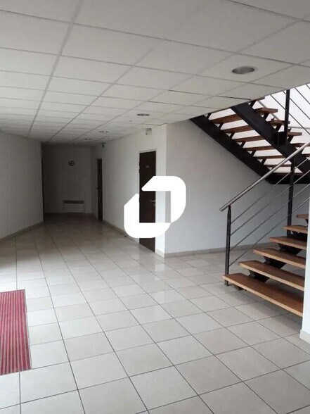 25 Rue De Schio, Grigny for lease - Building Photo - Image 2 of 19