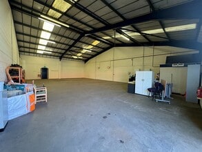 2 Vulcan Pl, Worksop for lease Interior Photo- Image 2 of 2