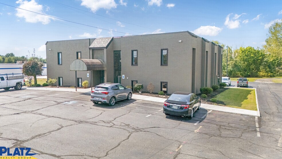 918 Youngstown Warren Rd, Niles, OH à vendre - Photo du bâtiment - Image 1 de 9