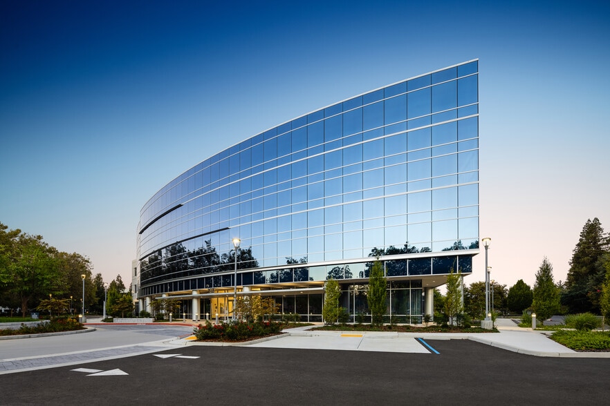 2555 Natomas Park Dr, Sacramento, CA for lease - Building Photo - Image 1 of 13