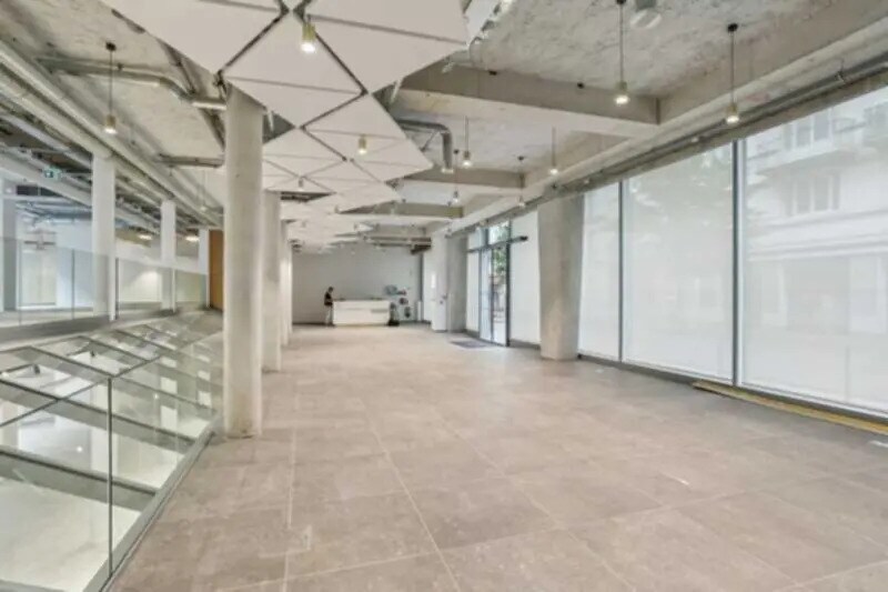 12 Rue Versigny, Paris à vendre - Photo intérieure - Image 2 de 14