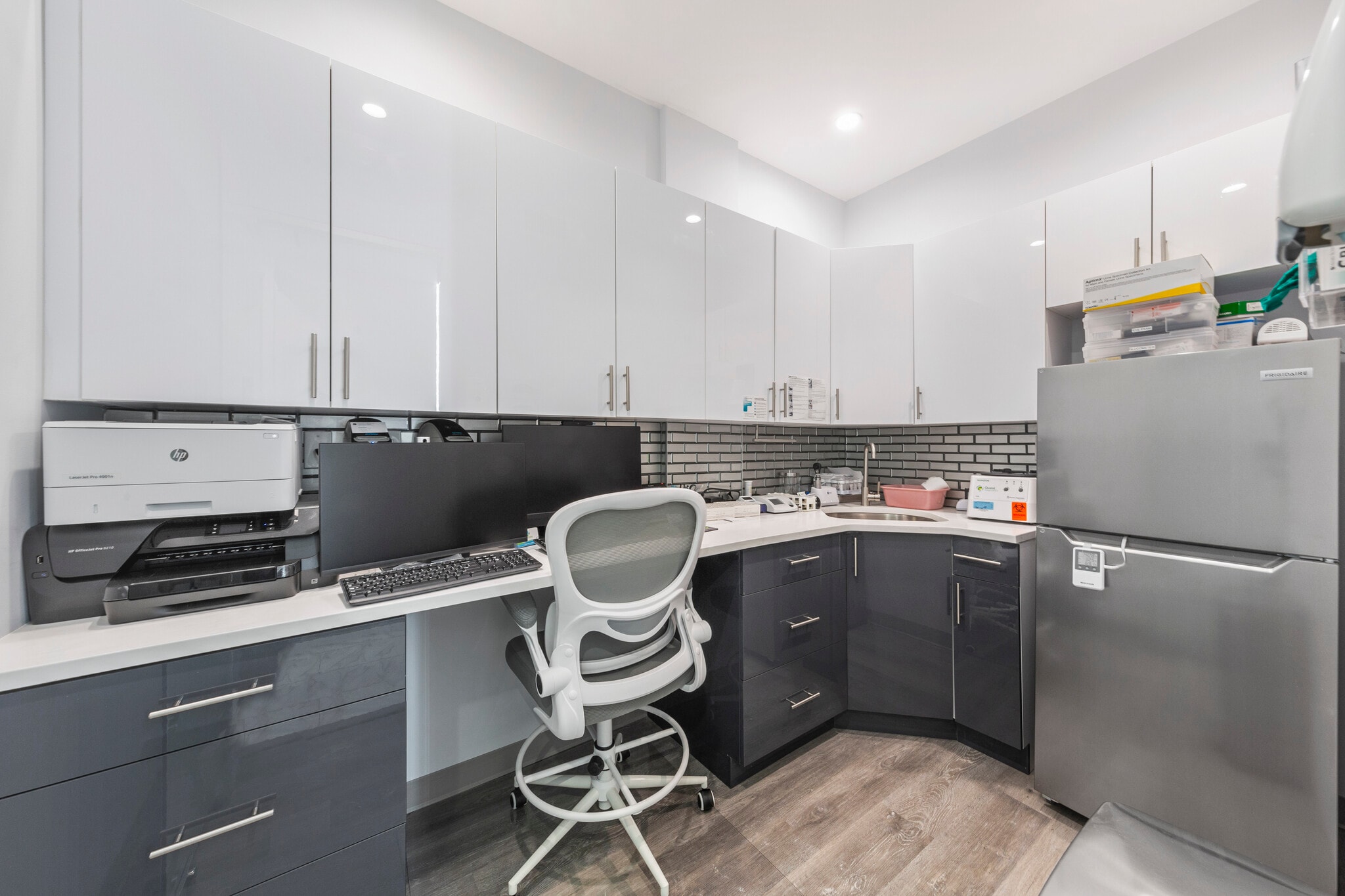 6527 Roosevelt Ave, Woodside, NY for lease Interior Photo- Image 1 of 6