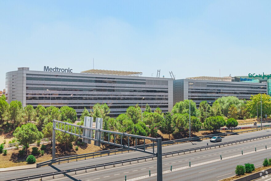 Calle María de Portugal, 9-11, Madrid, Madrid for lease - Building Photo - Image 1 of 5