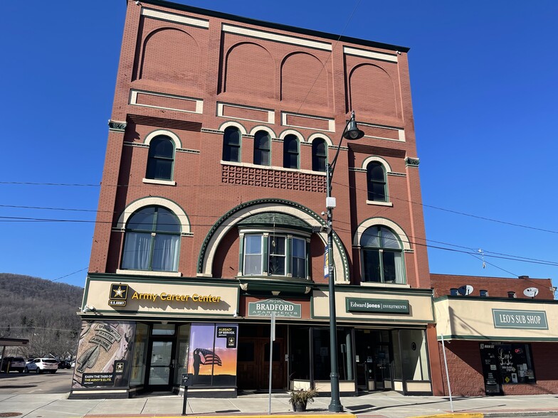 79 Main St, Bradford, PA à vendre - Photo du bâtiment - Image 1 de 1