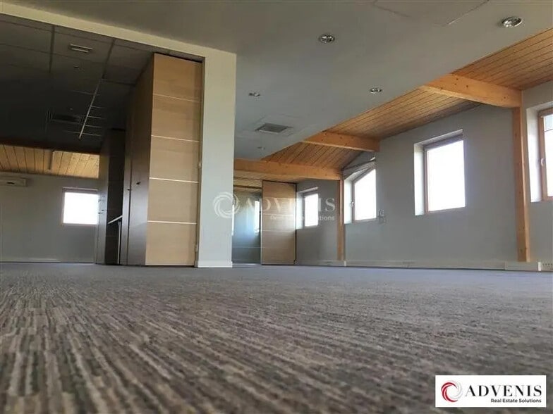 Office in VILLENEUVE-D'ASCQ for lease - Interior Photo - Image 2 of 6