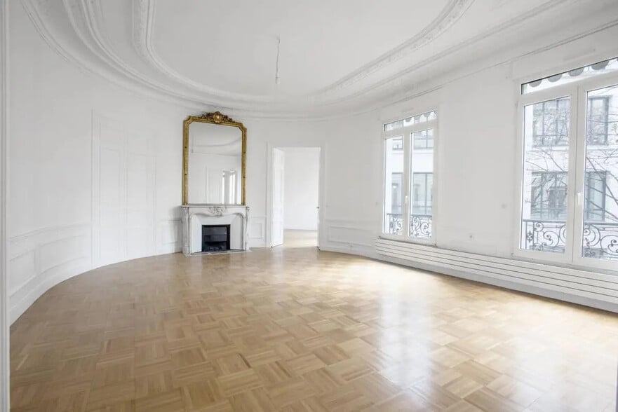 161 Boulevard Haussmann, Paris for lease - Interior Photo - Image 2 of 6
