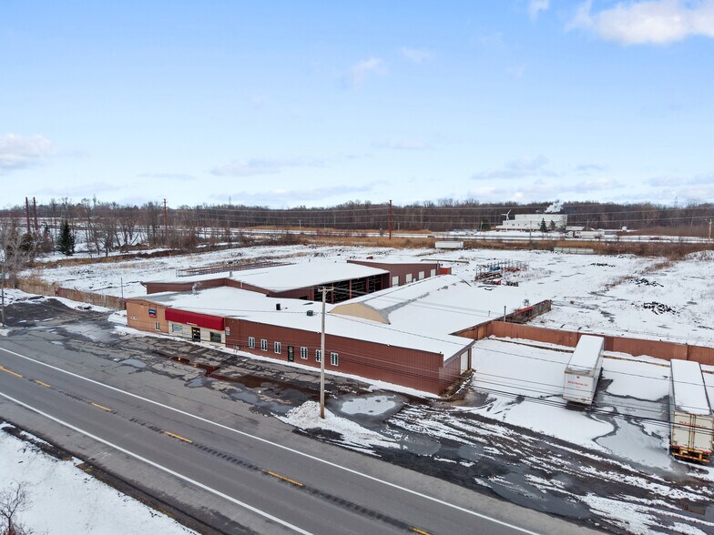 8568 Brewerton Rd, Brewerton, NY à vendre - Photo principale - Image 2 de 36