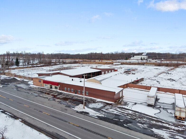 8568 Brewerton Rd, Brewerton, NY for sale - Primary Photo - Image 1 of 36