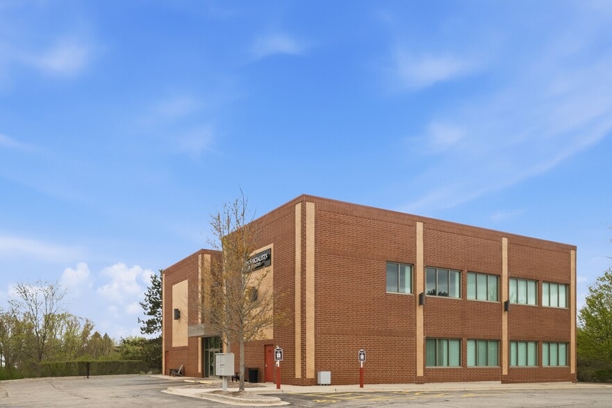 795 Ela Rd, Lake Zurich, IL à louer - Photo du bâtiment - Image 2 de 22