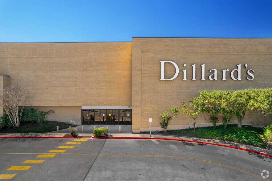 6301 NW Loop 410, San Antonio, TX à vendre - Photo du bâtiment - Image 3 de 6