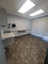 17728 66 Av, Surrey, BC for lease Interior Photo- Image 1 of 12