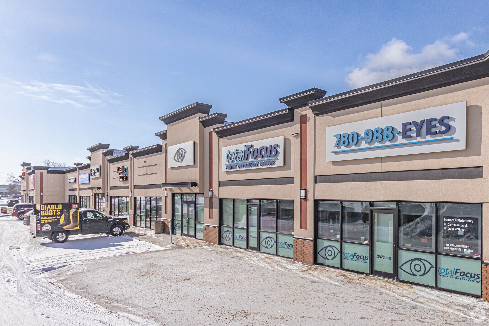 3354 Calgary Trl Nw, Edmonton, AB à louer Photo principale- Image 1 de 8