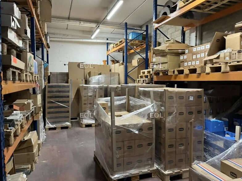 Flex in Gennevilliers for lease - Interior Photo - Image 3 of 12