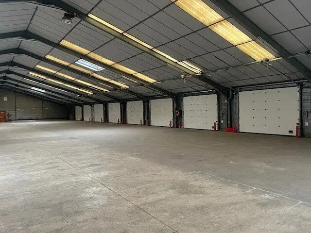 Flex in Couchey for lease - Building Photo - Image 2 of 5