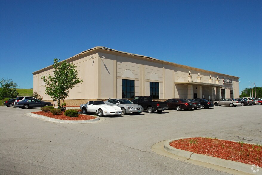 4940 NE 81st St, Kansas City, MO à vendre - Photo du bâtiment - Image 2 de 2