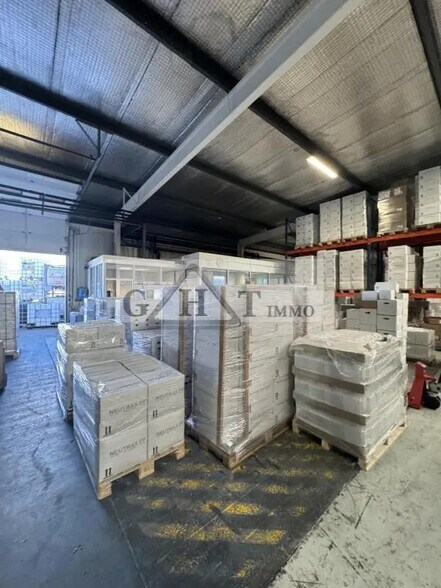 Industrial in Montigny-le-Bretonneux for sale - Interior Photo - Image 3 of 7