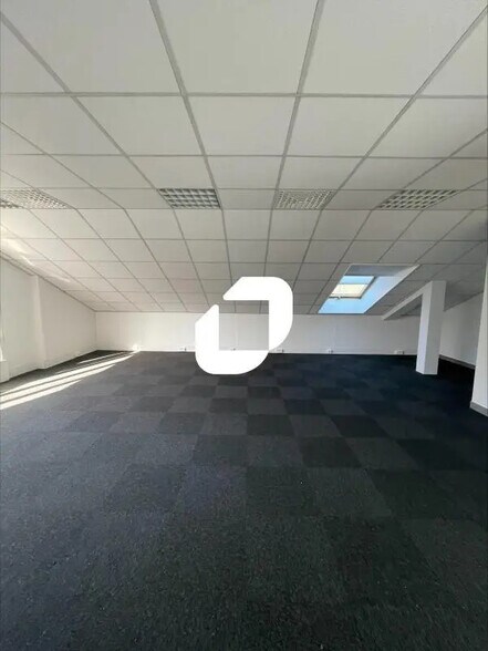 6 Rue Roland Garros, Eybens à louer - Photo du bâtiment - Image 2 de 21