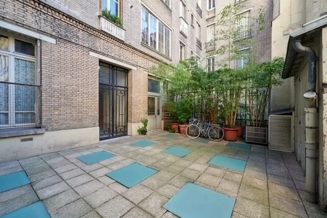 5 Rue Bouchardon, Paris à vendre - Photo du bâtiment - Image 2 de 14