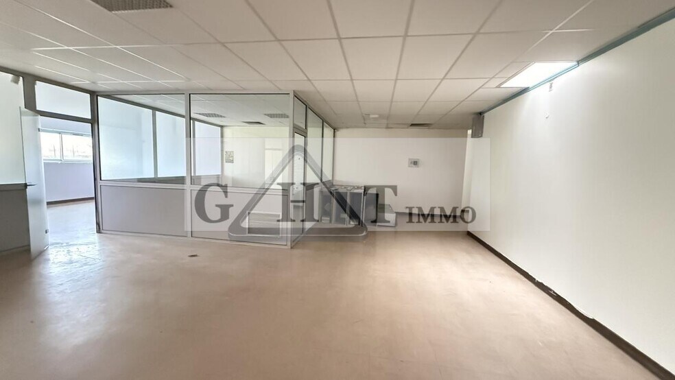 Bureau dans Mareuil Les Meaux à vendre - Photo intérieure - Image 2 de 12