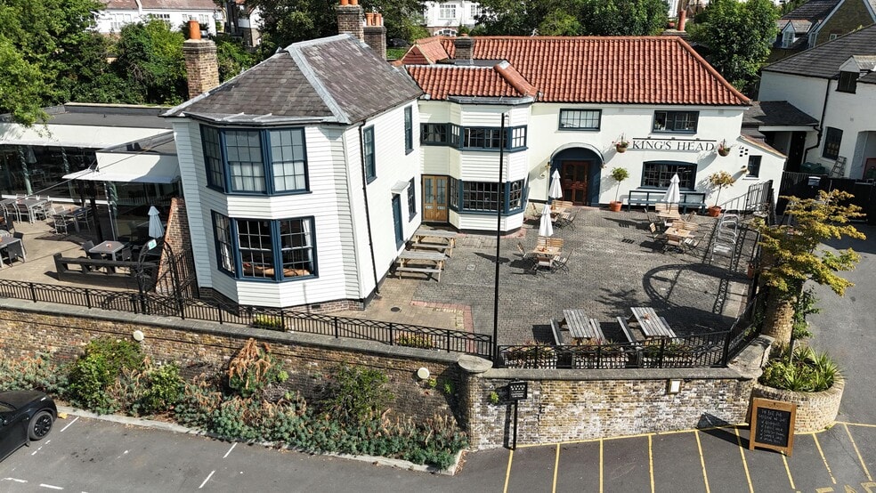 1 Roehampton High St, London for sale - Primary Photo - Image 1 of 9