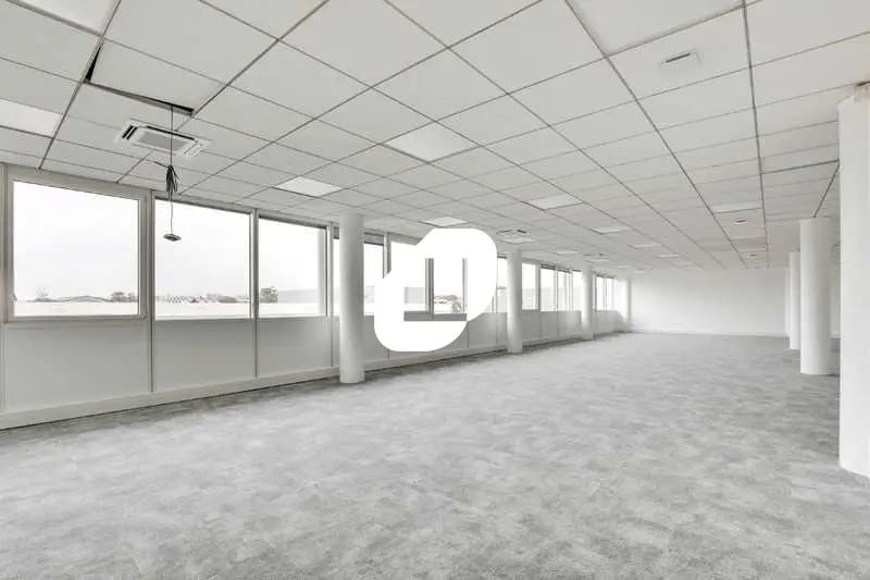 Office in Argenteuil for lease - Building Photo - Image 2 of 26