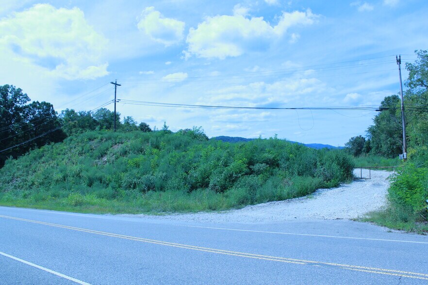 129 Longfield Rd, Rocky Top, TN à vendre - Photo du bâtiment - Image 2 de 3