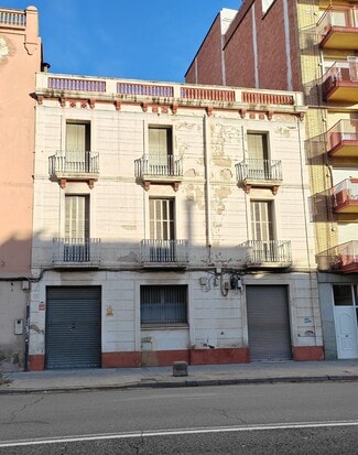 Plus de détails pour Multi-résidentiel à vendre