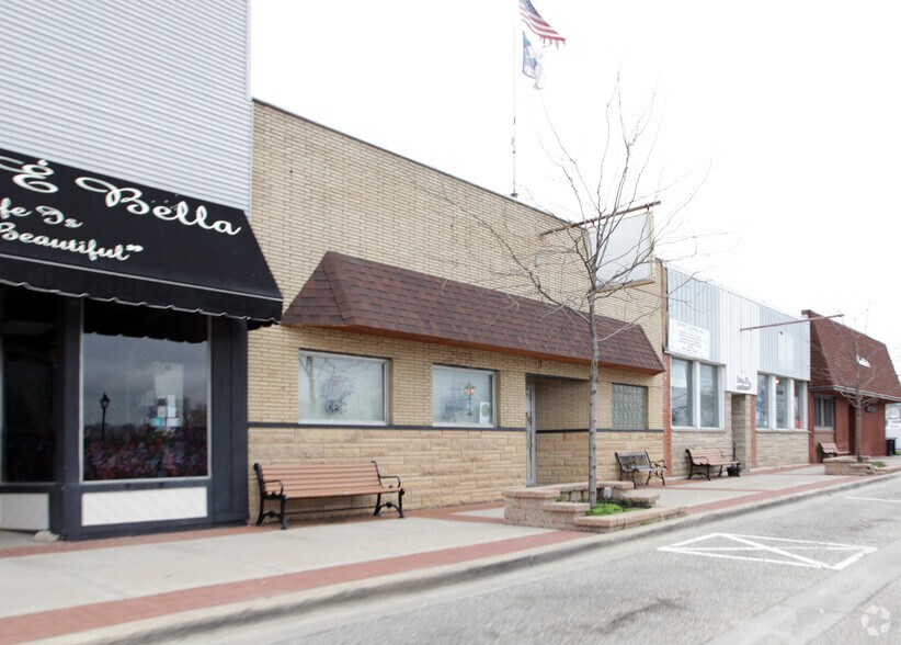 107 E Mondamin St, Minooka, IL à vendre - Photo du bâtiment - Image 2 de 5