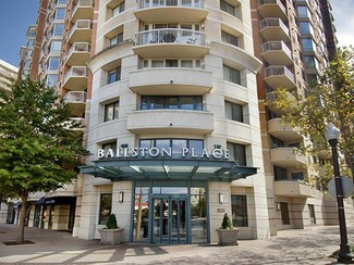 Plus de détails pour 901 N Pollard St, Arlington, VA - Vente au détail à louer