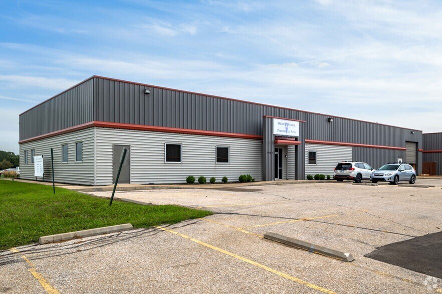 9127 E 37th St, Wichita, KS à louer - Photo du bâtiment - Image 3 de 10