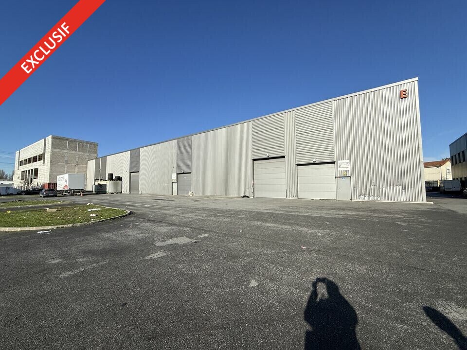 Flex in Saint-Denis for lease Building Photo- Image 1 of 4