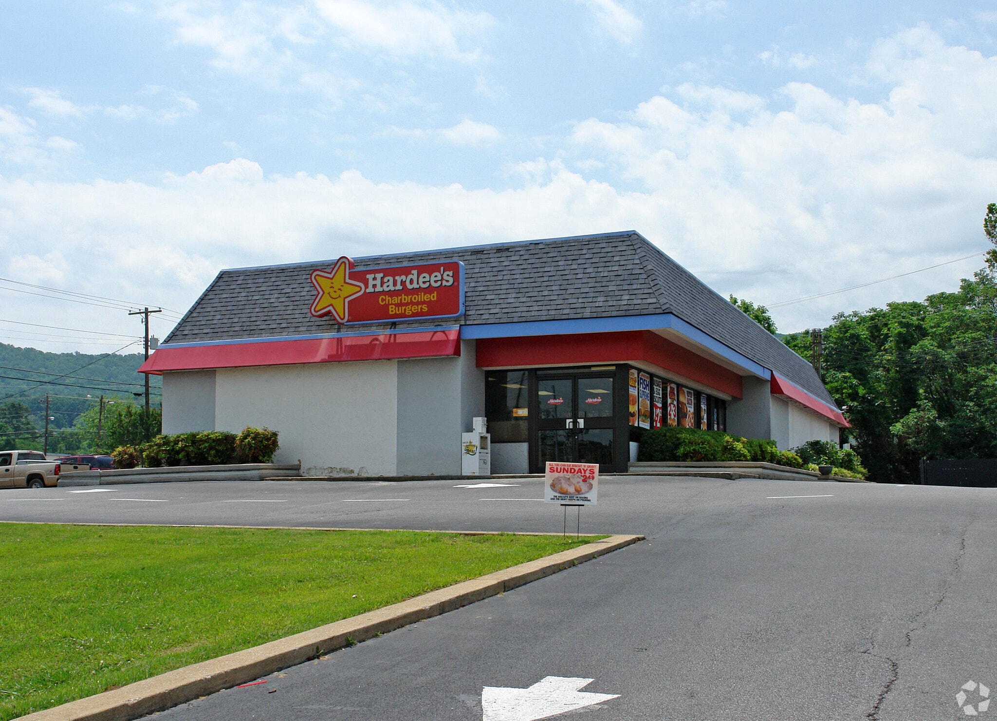 320 Main St W, Sleepy Eye, MN for lease Primary Photo- Image 1 of 12