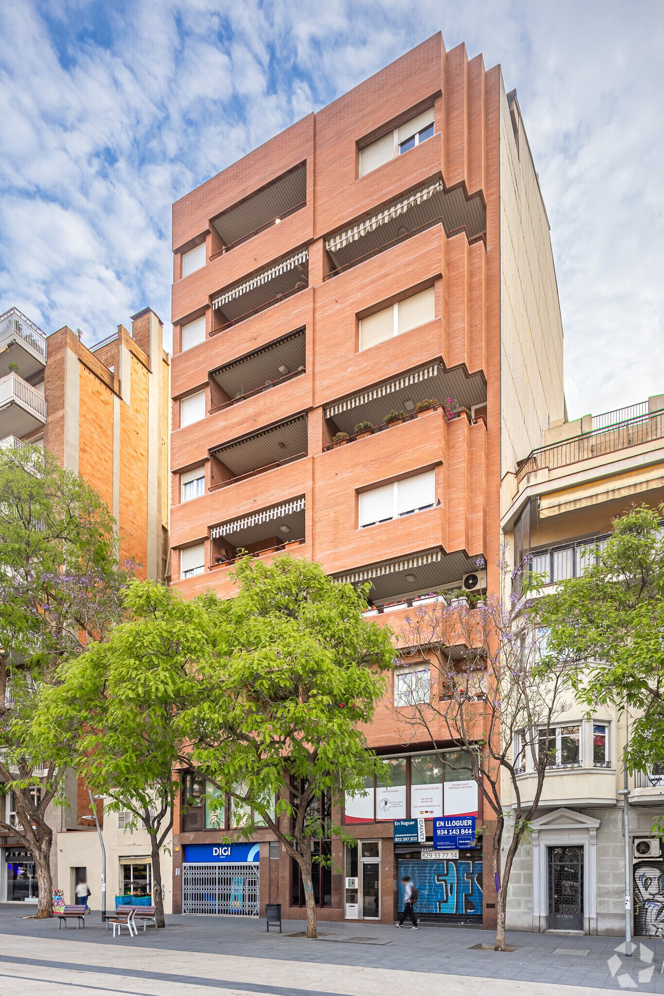 Plaça de Gal.La Placídia, 16, Barcelona, Barcelona for lease Primary Photo- Image 1 of 4