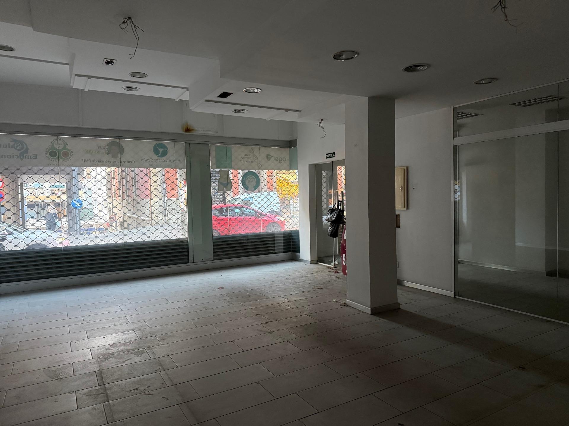 Retail in Manresa, Barcelona for lease Interior Photo- Image 1 of 17